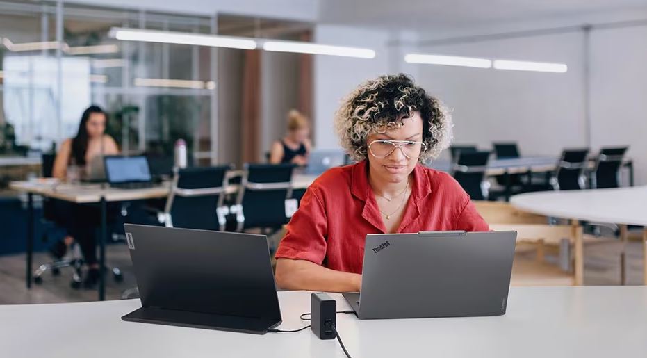 ThinkPad X9-14 Gen 1 Aura Copilot+ Ultra 5 226V 16GB/512G/14 OLED W11Pro - obrazek 15